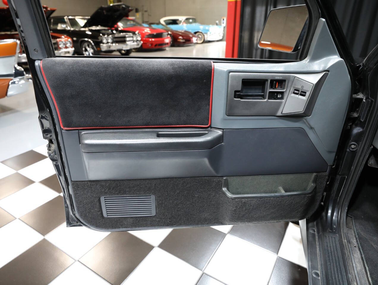1991 GMC Syclone 38