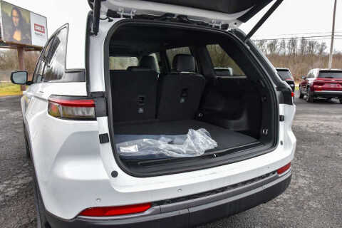 2026 Jeep Grand Cherokee Altitude