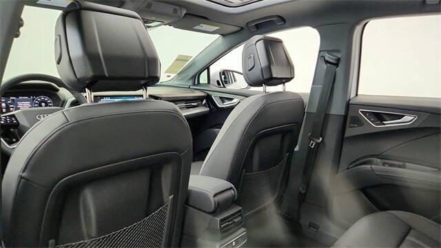 2025 Audi Q4 e-tron Premium Plus 45