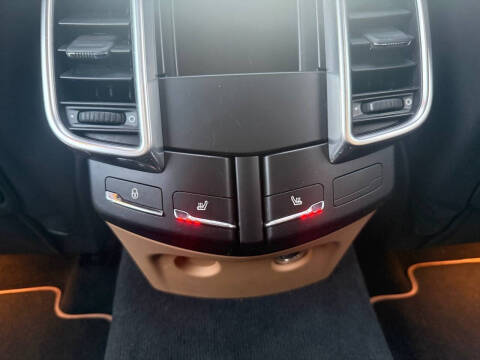 2014 Porsche Cayenne Platinum