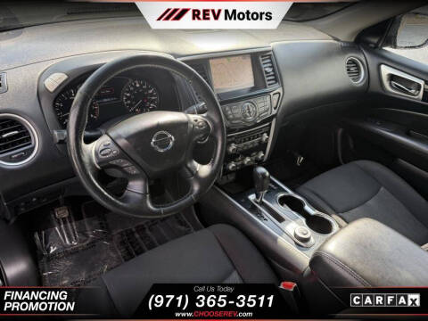 2020 Nissan Pathfinder SV