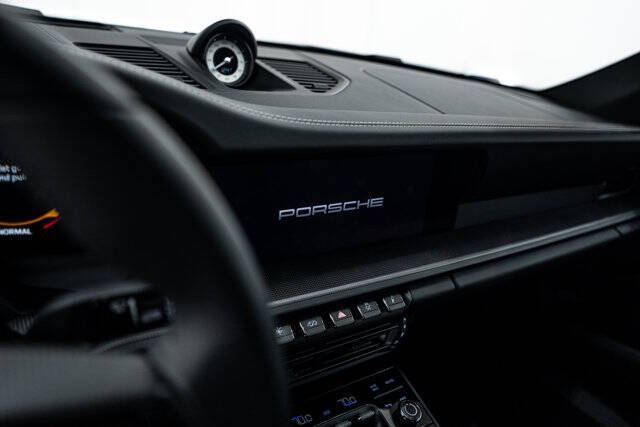 2024 Porsche 911 Carrera 4 GTS