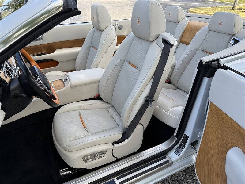 2019 Rolls-Royce Dawn 32