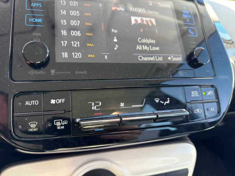 2017 Toyota Prius Three Touring