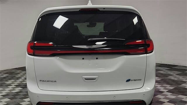 2024 Chrysler Pacifica Plug-In Hybrid Select