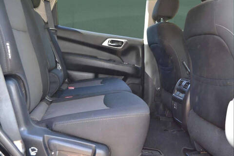2018 Nissan Pathfinder SV