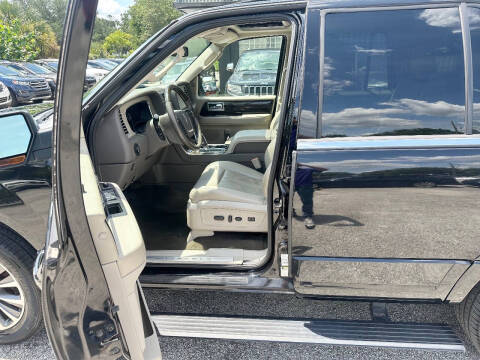 2017 Lincoln Navigator Select