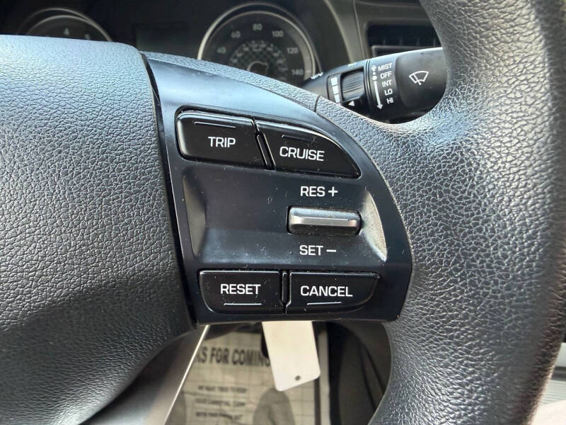 2019 Hyundai Elantra SE