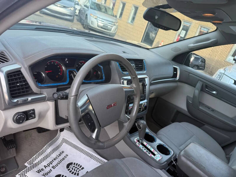 2013 GMC Acadia SLE-2