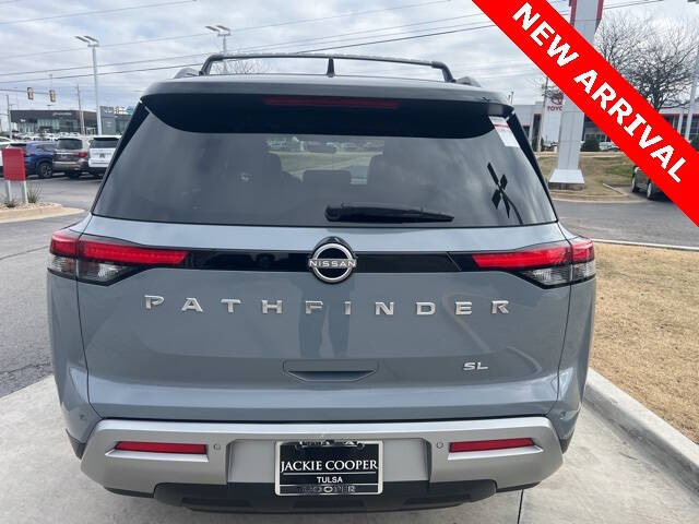 2023 Nissan Pathfinder SL