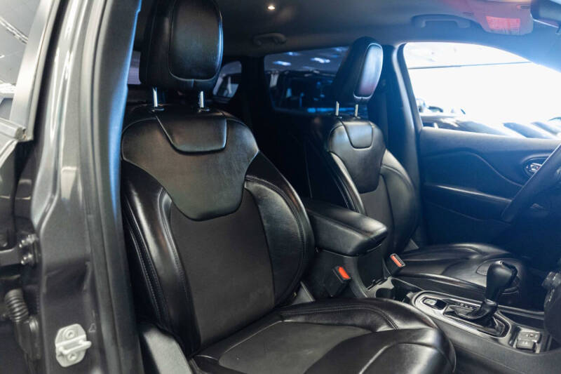 2020 Jeep Cherokee Altitude