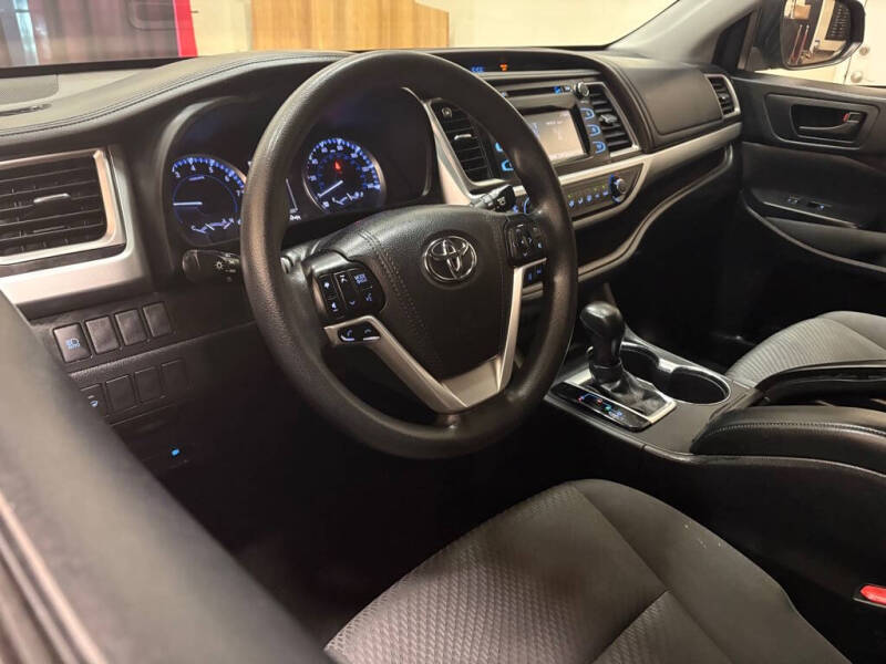 2018 Toyota Highlander LE
