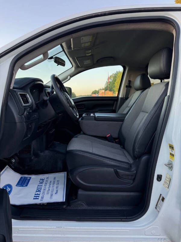 2017 Nissan Titan SV