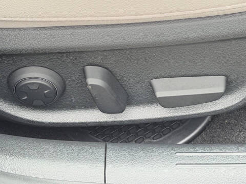 2023 Genesis G70