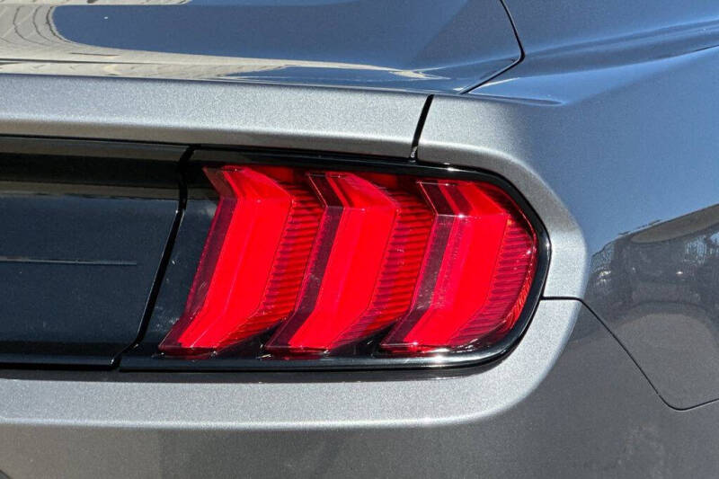 2021 Ford Mustang EcoBoost