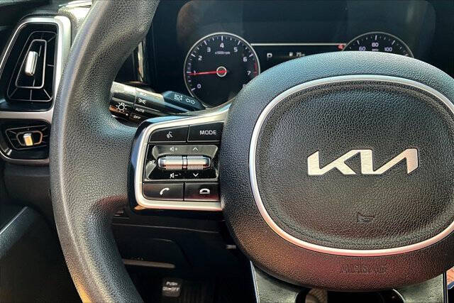2022 Kia Sorento LX