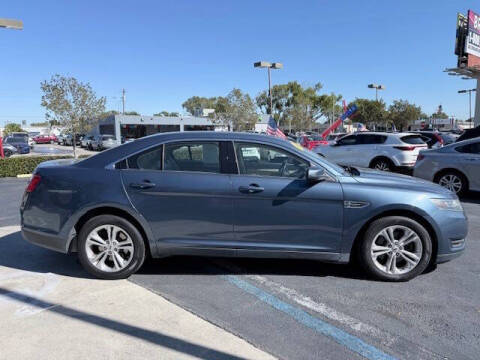 2018 Ford Taurus SEL