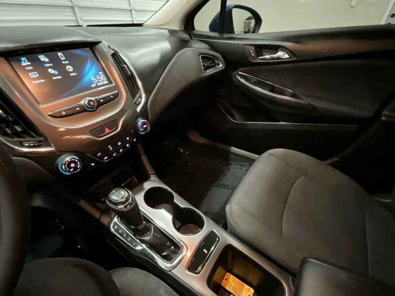 2018 Chevrolet Cruze LT Auto