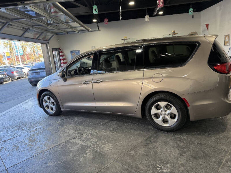 2018 Chrysler Pacifica Hybrid Touring Plus