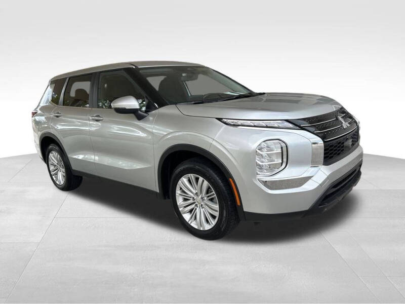 Used 2024 Mitsubishi Outlander ES with VIN JA4J3UA83RZ058372 for sale in Davie, FL