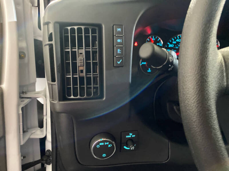 2025 Chevrolet Express 2500