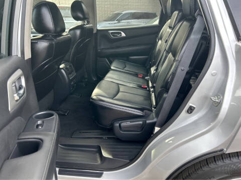 2020 Nissan Pathfinder SL