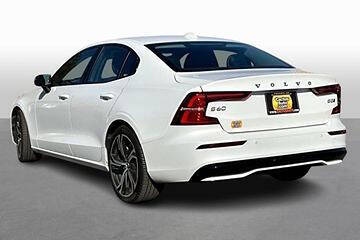 2024 Volvo S60 B5 Core Dark Theme