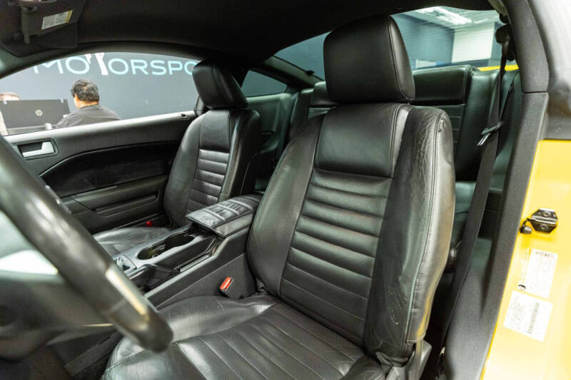 2005 Ford Mustang GT Premium