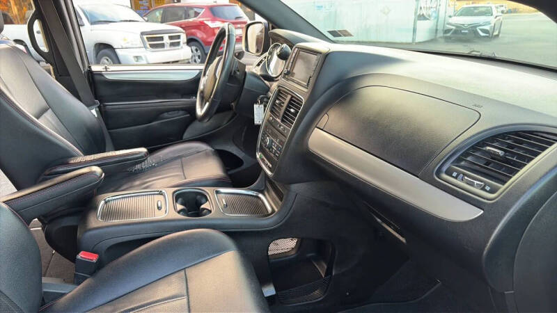 2017 Dodge Grand Caravan GT