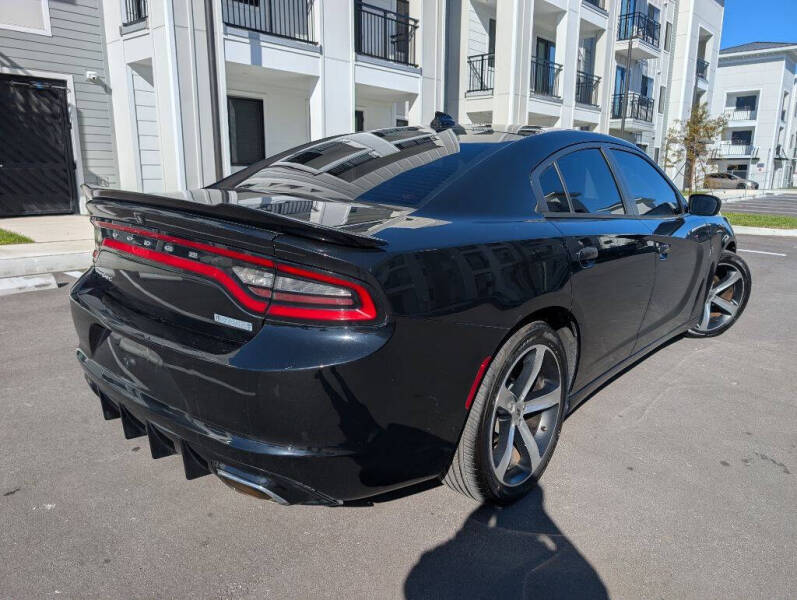 2017 Dodge Charger SXT
