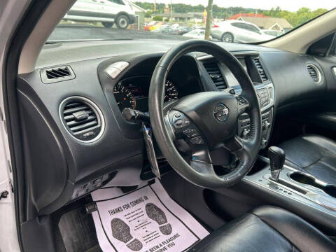 2018 Nissan Pathfinder SL