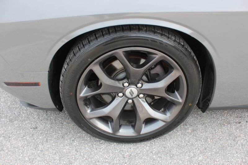 2018 Dodge Challenger SXT Plus