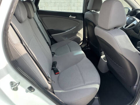 2012 Hyundai Accent GS