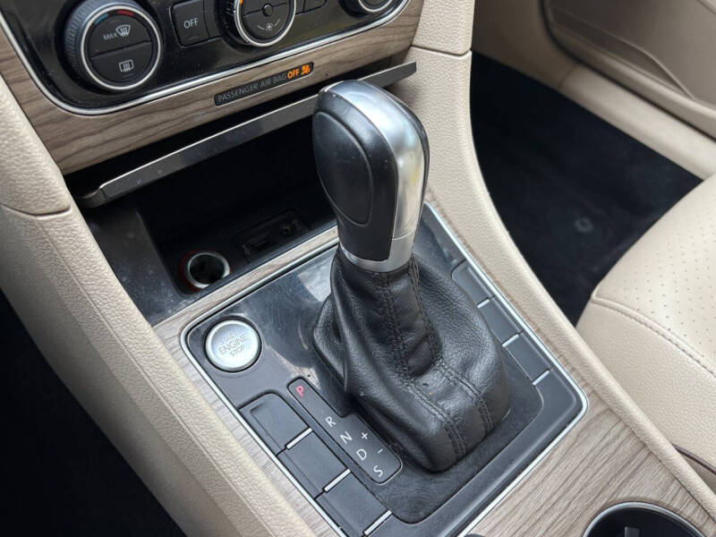 2018 Volkswagen Passat 2.0T SE