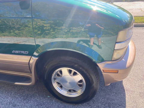 2000 Chevrolet Astro LS