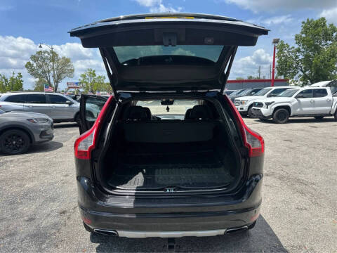 2016 Volvo XC60 T6 Drive-E Platinum