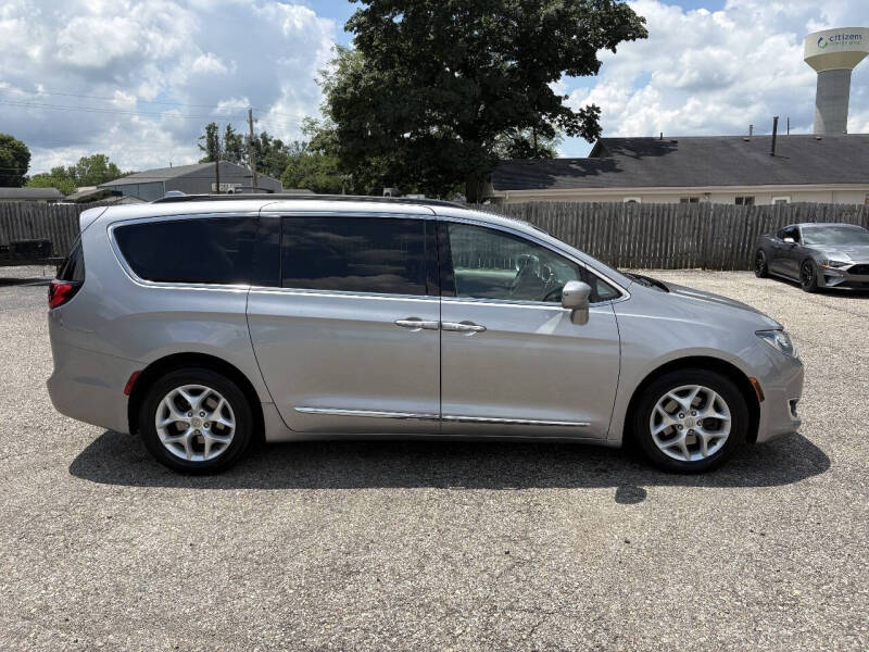 2017 Chrysler Pacifica Touring Plus