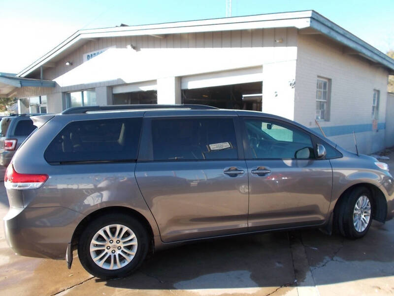 2011 Toyota Sienna XLE 7-Passenger Auto Access Seat