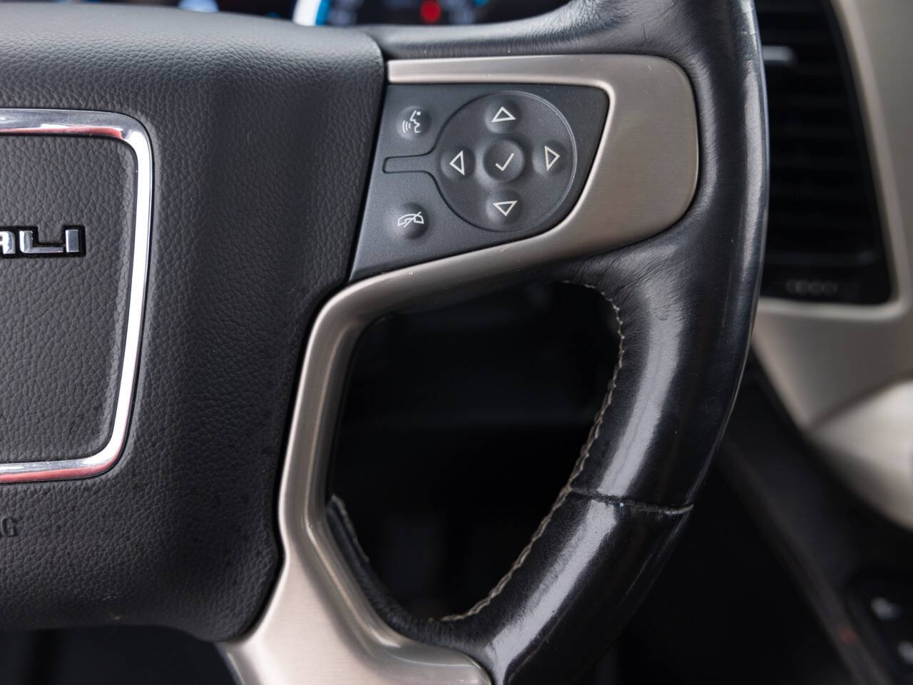 Used Car 2017 Gmc Yukon  Denali 4x4 4dr Suv For Sale Under $30,000 In Coal City, Illinois