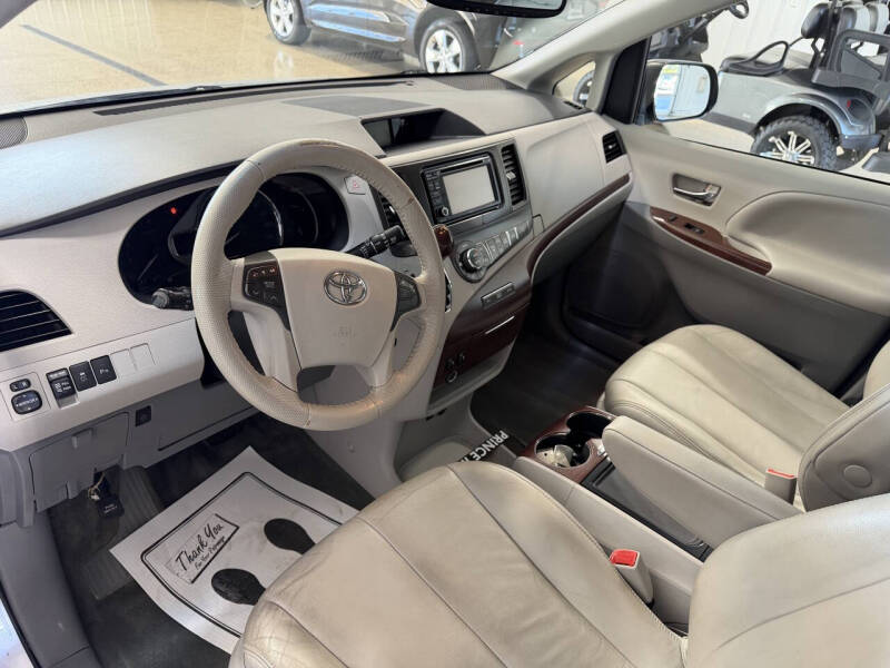 2014 Toyota Sienna