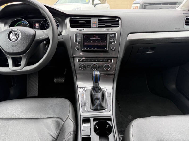 2016 Volkswagen e-Golf SE