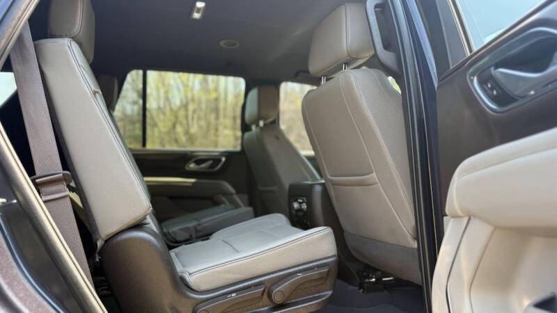 2023 GMC Yukon SLT