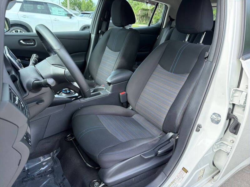 2022 Nissan LEAF SV