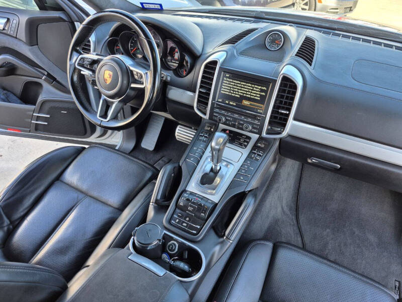2016 Porsche Cayenne GTS