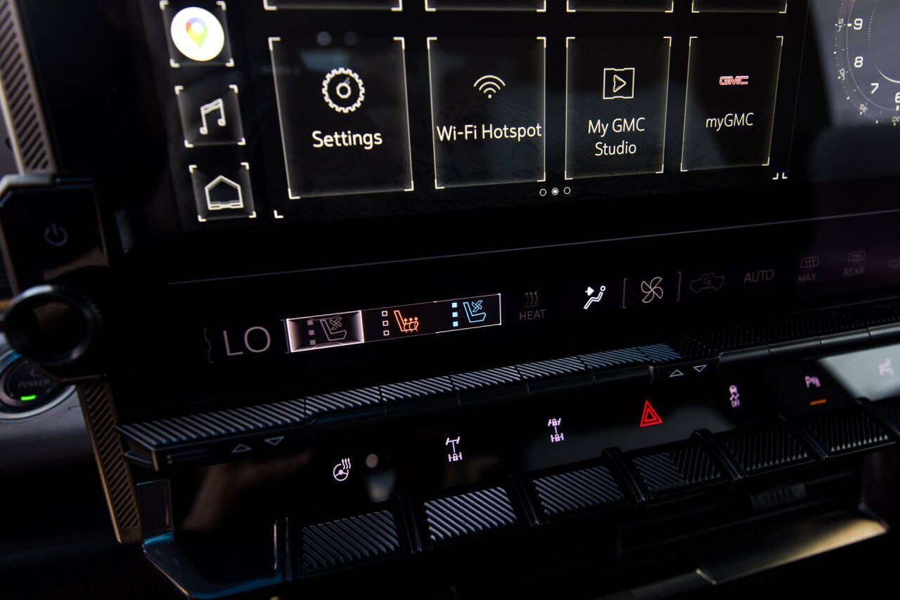 2022 GMC HUMMER EV 41