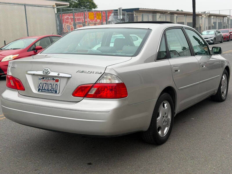 2004 Toyota Avalon XLS