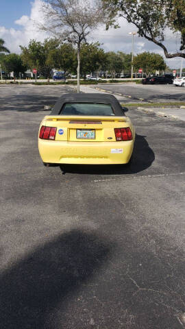 2002 Ford Mustang Deluxe