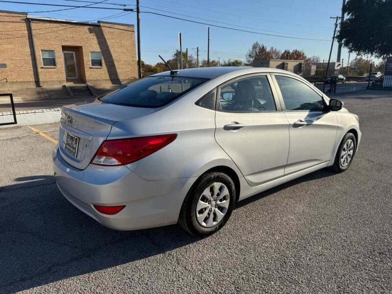 2016 Hyundai Accent SE