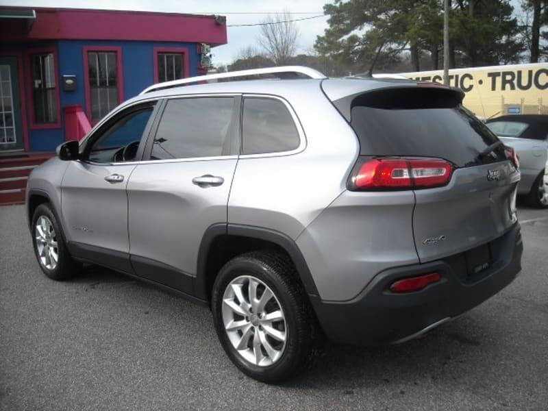 2015 Jeep Cherokee for sale at Luxury Auto Sales, Inc in Norfolk, VA