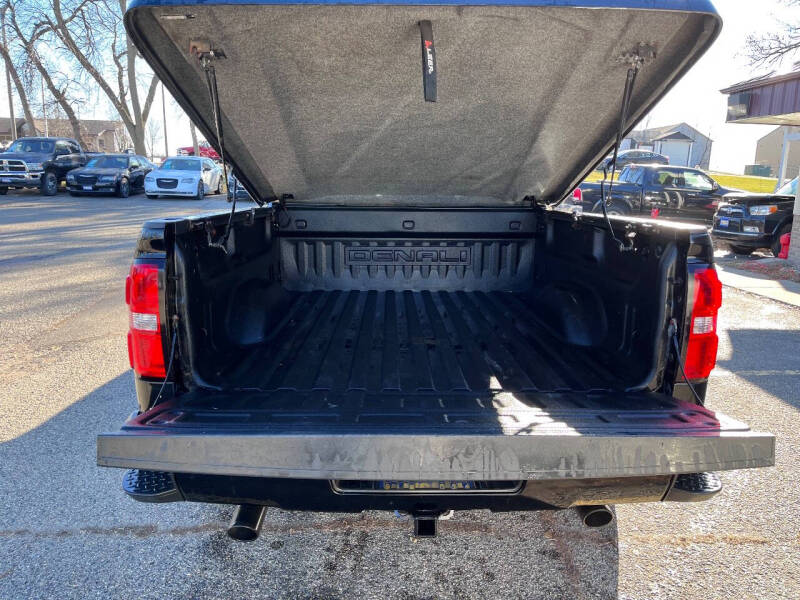 Image of 2015 GMC Sierra 1500 Denali